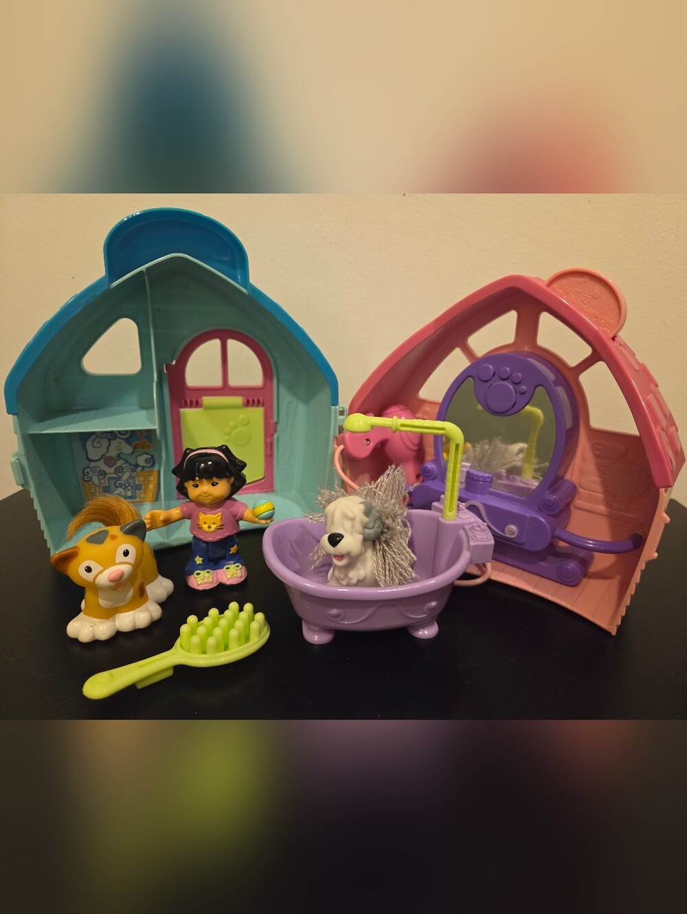 Little People Sonya Lee & Her Pet Salon With Touch And Feel Cat & Dog